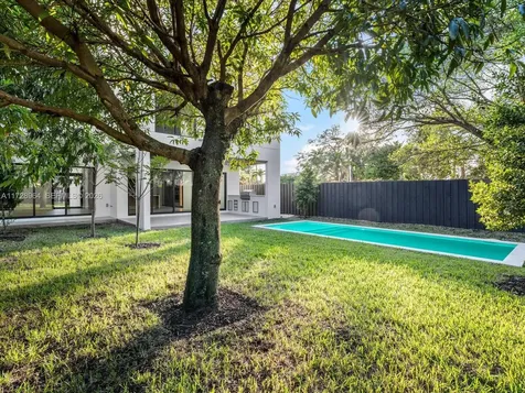 2285 SW 17th Terrace Miami FL 33145