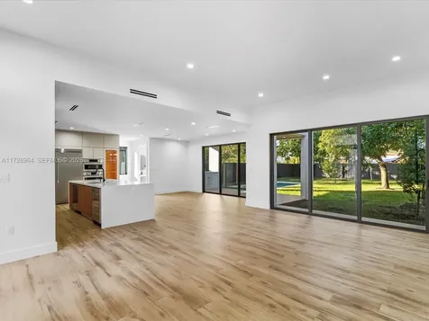 2285 SW 17th Terrace Miami FL 33145