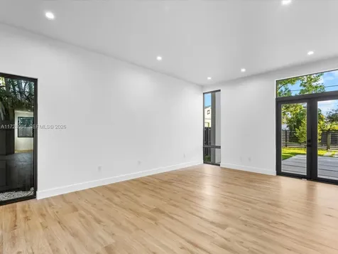 2285 SW 17th Terrace Miami FL 33145