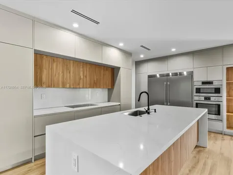 2285 SW 17th Terrace Miami FL 33145