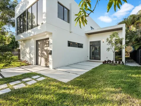 2285 SW 17th Terrace Miami FL 33145