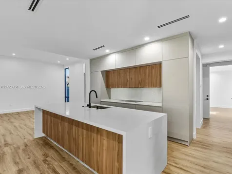 2285 SW 17th Terrace Miami FL 33145