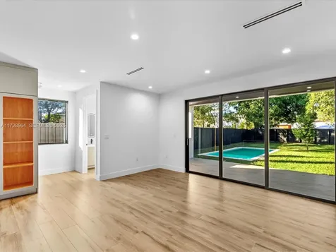 2285 SW 17th Terrace Miami FL 33145