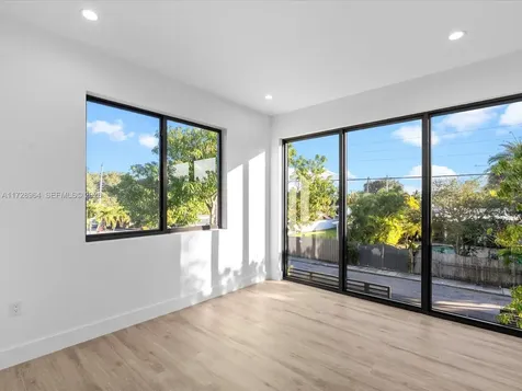 2285 SW 17th Terrace Miami FL 33145