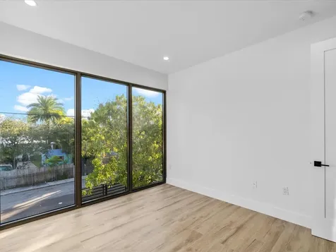 2285 SW 17th Terrace Miami FL 33145