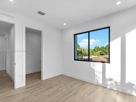2285 SW 17th Terrace Miami FL 33145