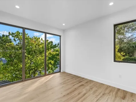 2285 SW 17th Terrace Miami FL 33145