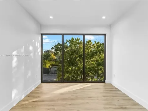 2285 SW 17th Terrace Miami FL 33145