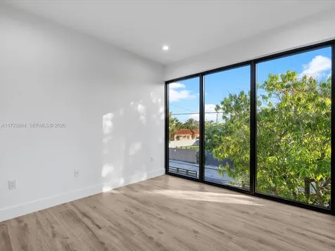 2285 SW 17th Terrace Miami FL 33145