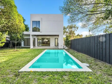 2285 SW 17th Terrace Miami FL 33145