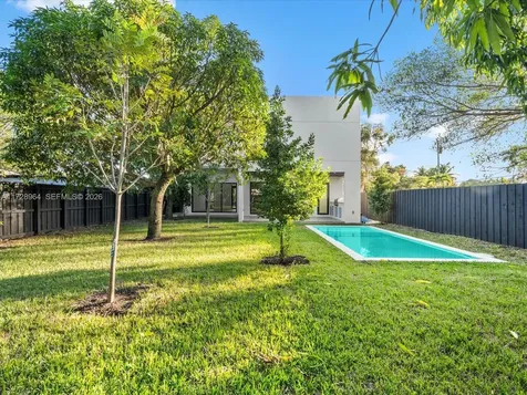 2285 SW 17th Terrace Miami FL 33145