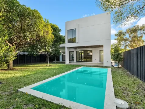 2285 SW 17th Terrace Miami FL 33145