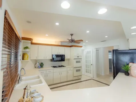 8491 Gatehouse Road Plantation FL 33324