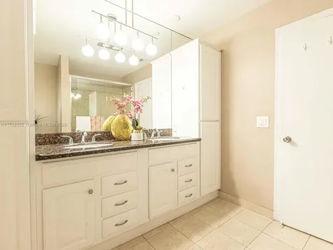 8491 Gatehouse Road Plantation FL 33324