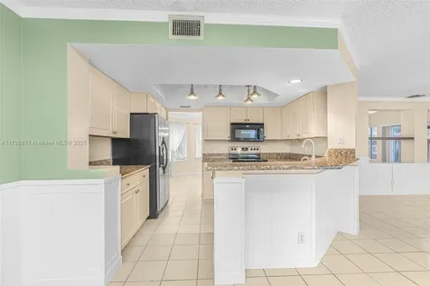 10024 NW 5th Street Plantation FL 33324
