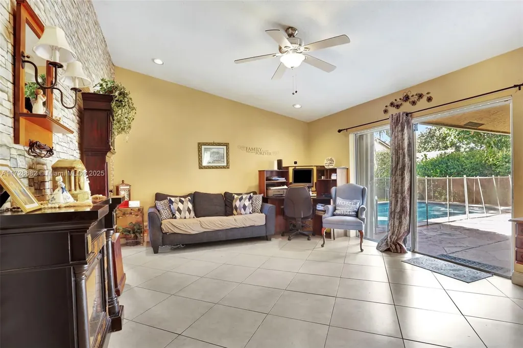 9814 NW 28th Place Coral Springs FL 33065