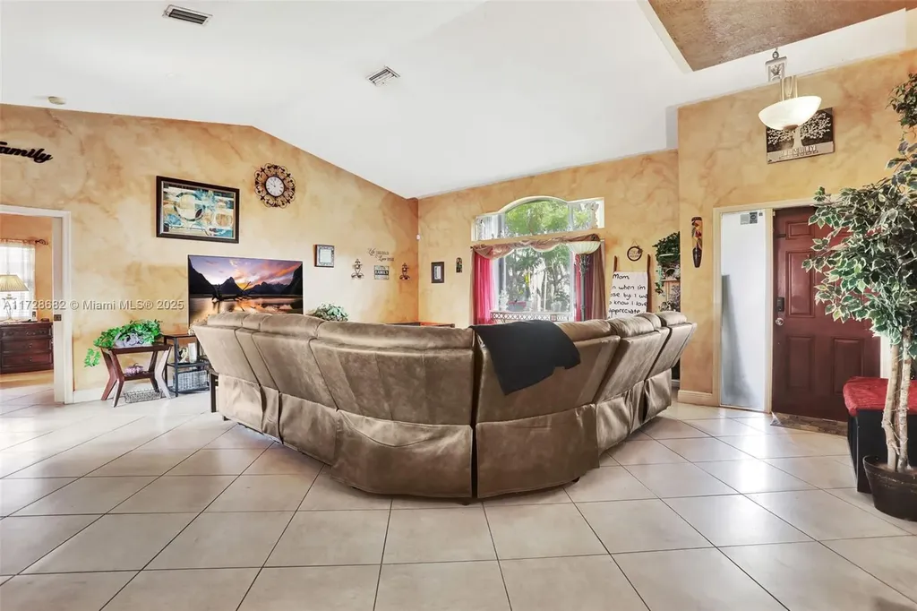 9814 NW 28th Place Coral Springs FL 33065
