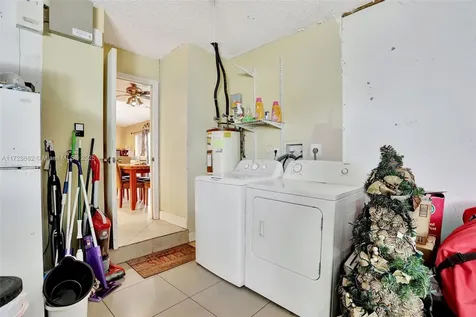 9814 NW 28th Place Coral Springs FL 33065