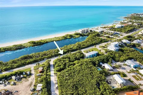 300 Coco Plum Marathon FL 33050