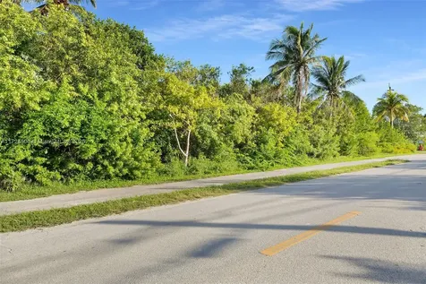 300 Coco Plum Marathon FL 33050