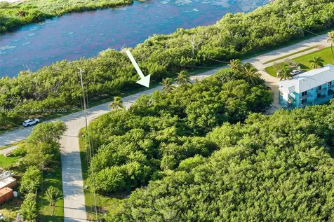 300 Coco Plum Marathon FL 33050