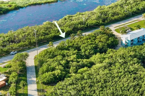300 Coco Plum Marathon FL 33050