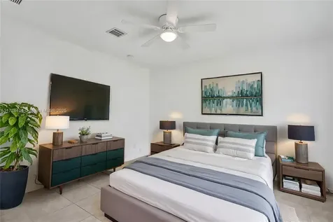 2924 Lincoln Street Hollywood FL 33020