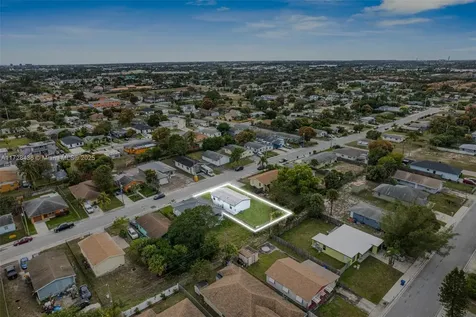 1448 W 32nd Street Riviera Beach FL 33404