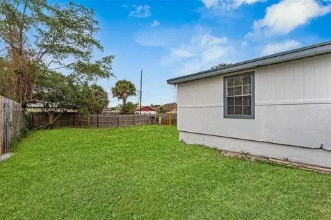 1448 W 32nd Street Riviera Beach FL 33404