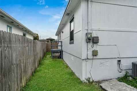 1448 W 32nd Street Riviera Beach FL 33404