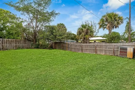 1448 W 32nd Street Riviera Beach FL 33404