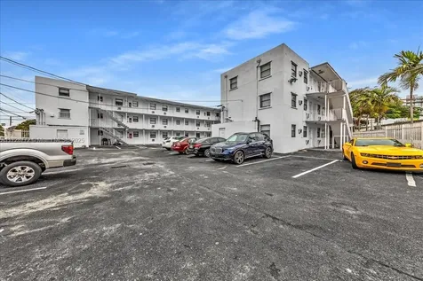 365 NW 8th Street Miami FL 33136