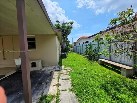 7200 NW 4th Street Miami FL 33126