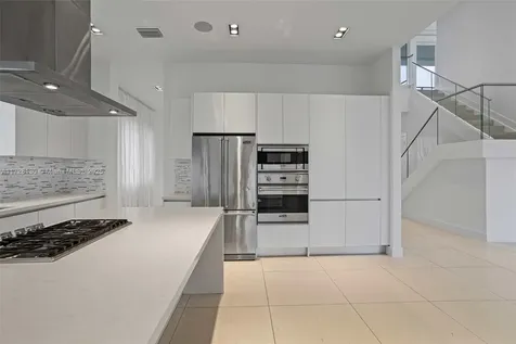 10296 NW 74th Terrace Doral FL 33178
