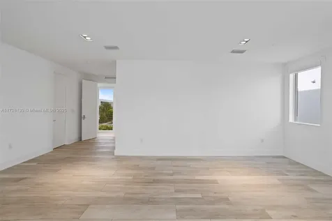 10296 NW 74th Terrace Doral FL 33178