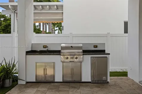 10296 NW 74th Terrace Doral FL 33178