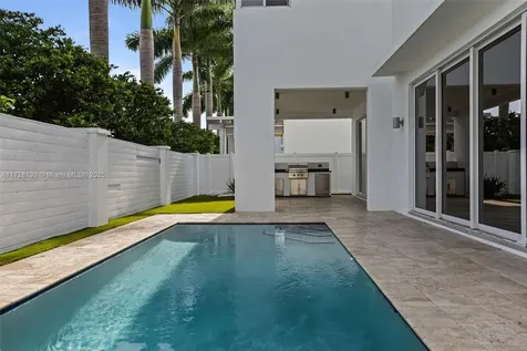 10296 NW 74th Terrace Doral FL 33178