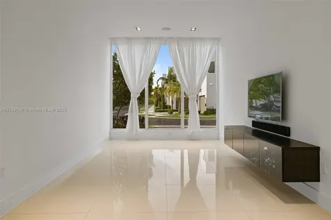10296 NW 74th Terrace Doral FL 33178
