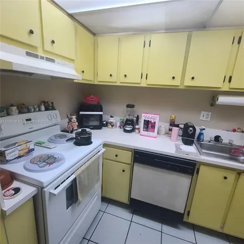 4803 NW 7th Street Miami FL 33126