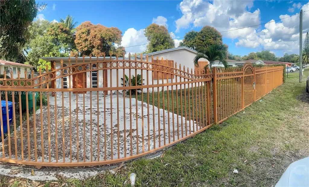 331 NE 164th Street Miami FL 33162
