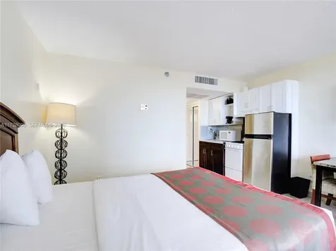 19201 Collins Avenue Sunny Isles Beach FL 33160