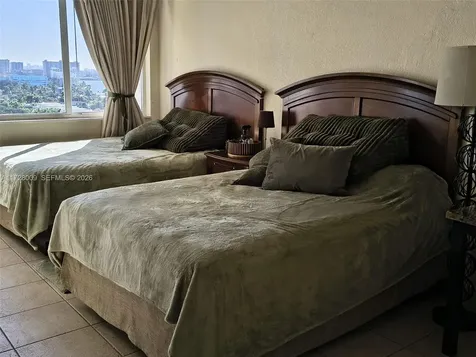 19201 Collins Avenue Sunny Isles Beach FL 33160