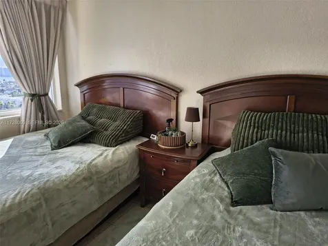 19201 Collins Avenue Sunny Isles Beach FL 33160