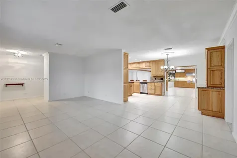 7201 NW 9th Street Plantation FL 33317