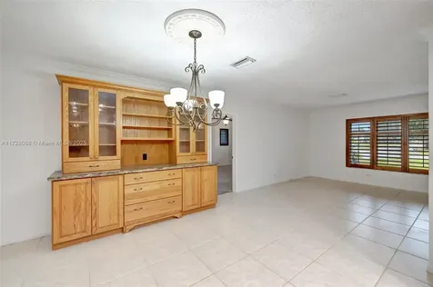 7201 NW 9th Street Plantation FL 33317