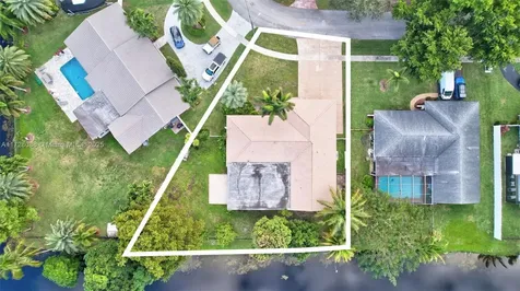 7201 NW 9th Street Plantation FL 33317
