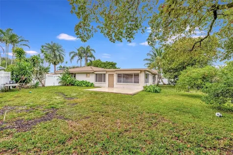 7201 NW 9th Street Plantation FL 33317