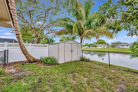 7201 NW 9th Street Plantation FL 33317