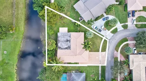 7201 NW 9th Street Plantation FL 33317