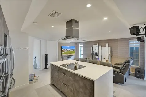 19942 NW 62nd Court Hialeah FL 33015